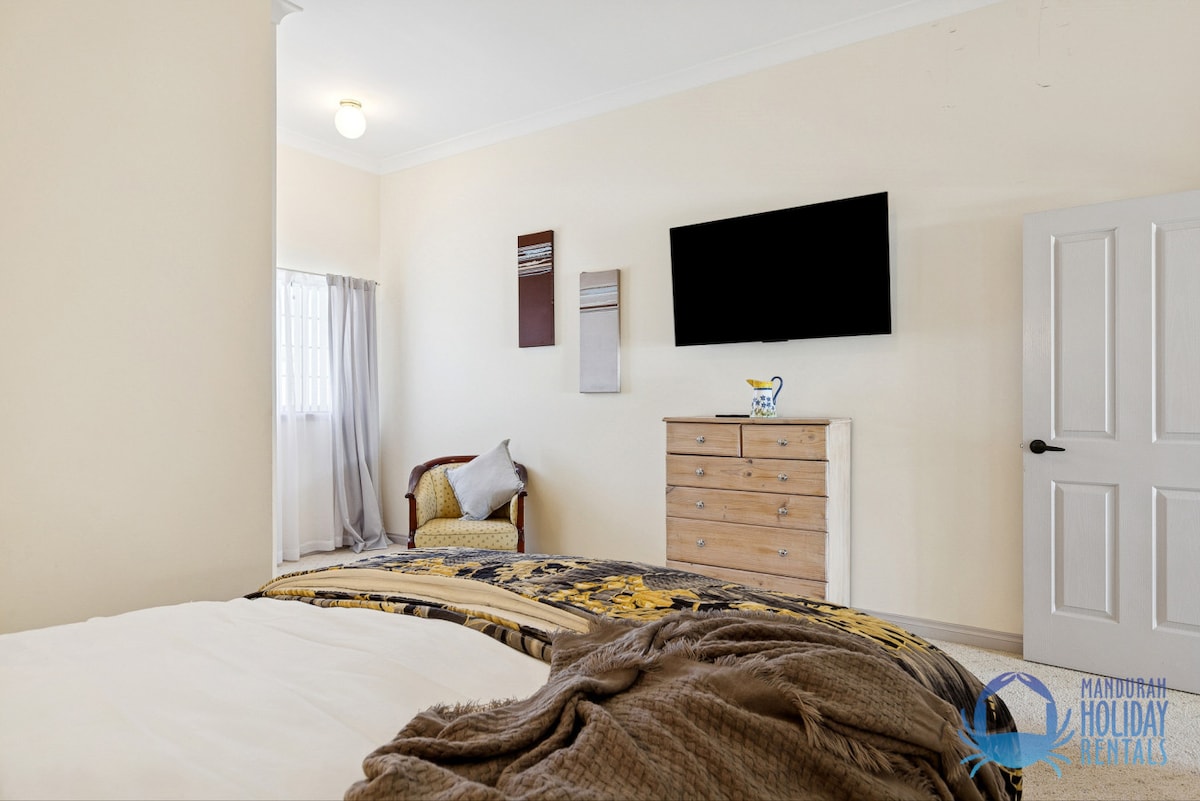 تلفزيون في غرفة النوم