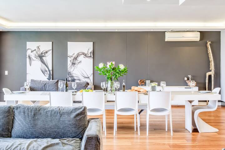 Spacious Holiday Apartment with Fantastic Views, D gallery image 2