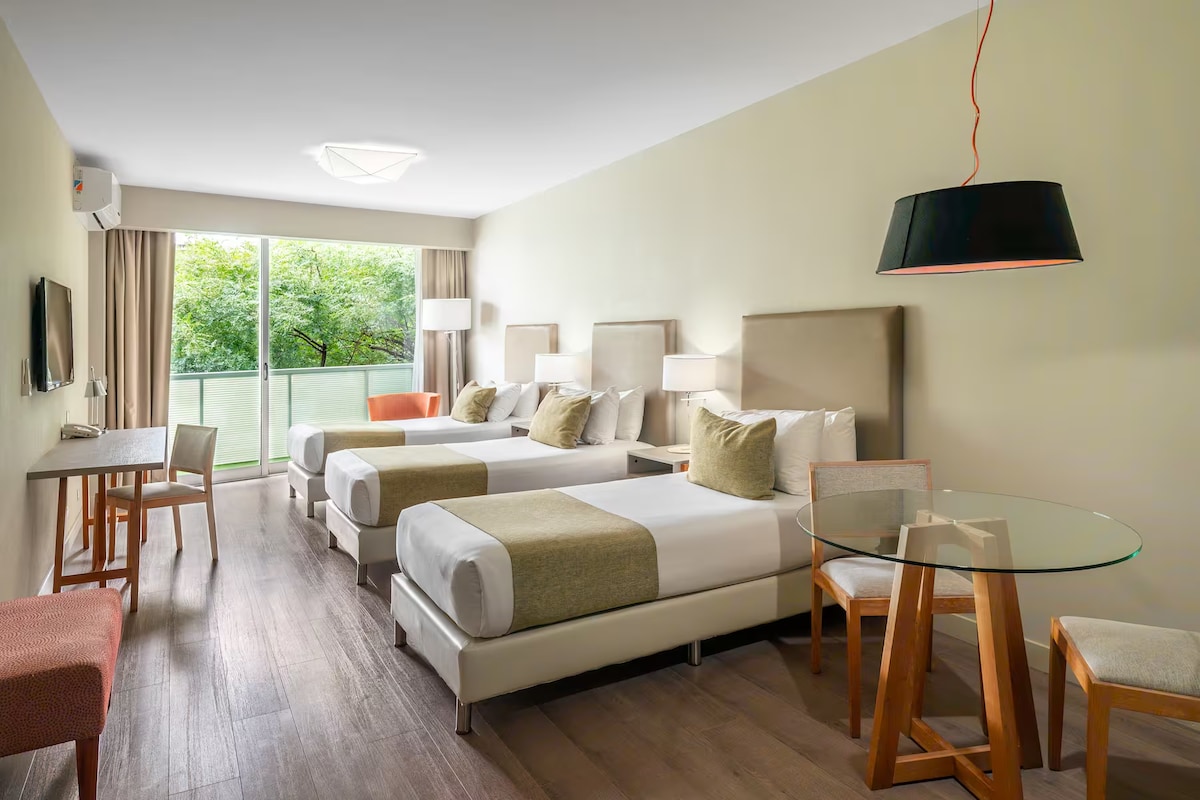 Habitación triple en hotel en Palermo, cerca del Polo