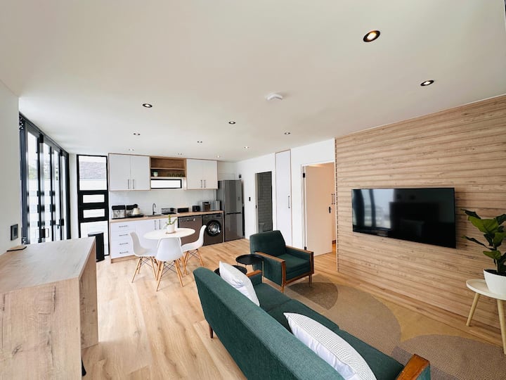 Stunning Pet Friendly Scandinavian Luxury Beach Apartments Rentals image