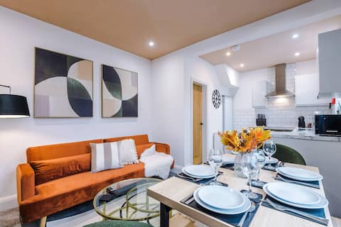 Spacious 4BR Stay | Parking | Near Etihad