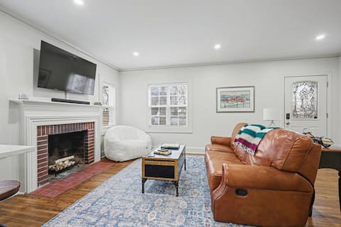 Popular Airbnb listing: Cozy, Spacious Marietta Retreat – Near the Square! in Marietta