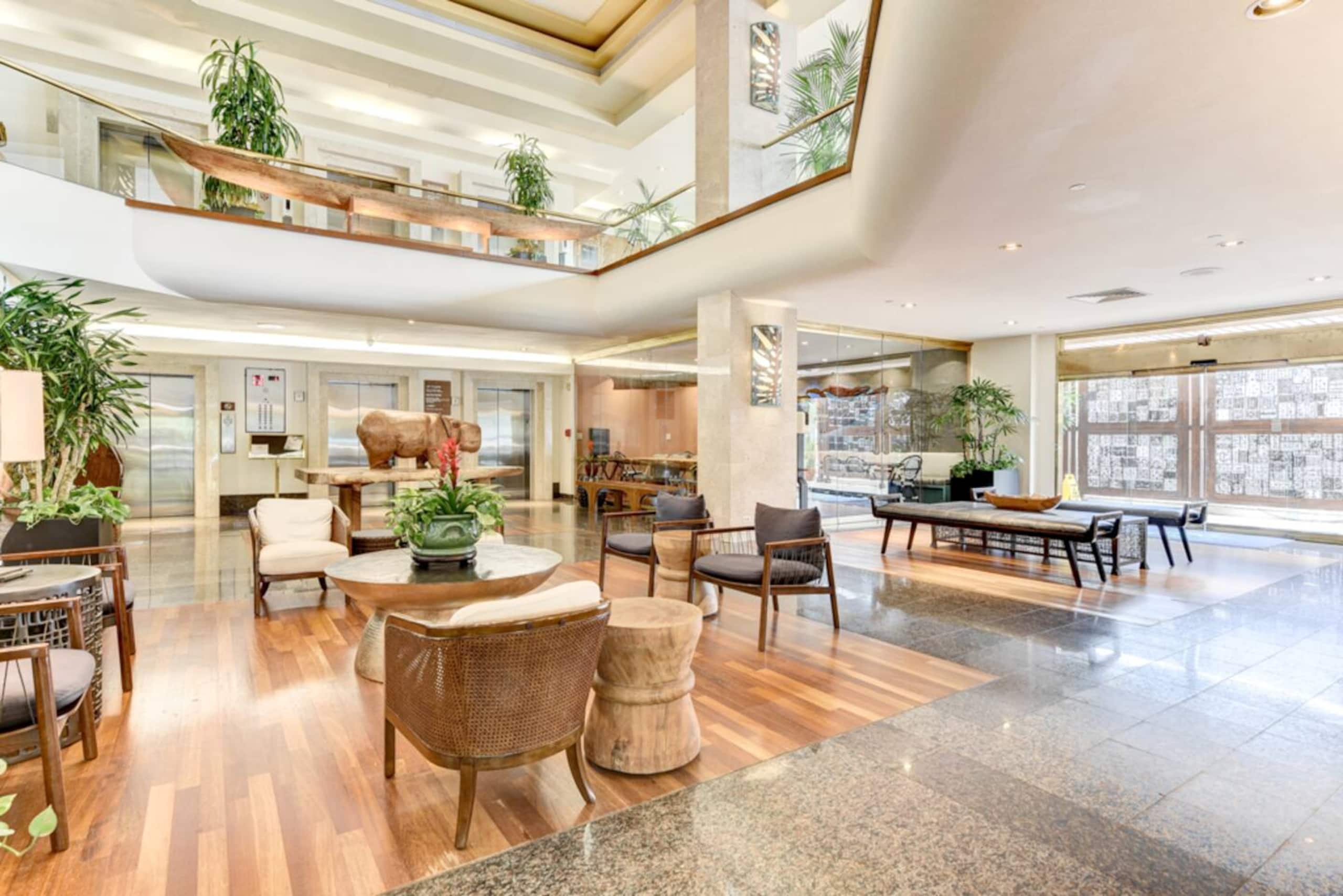 Cozy Waikiki Studio, Pool, Gym & BBQ - Image 16