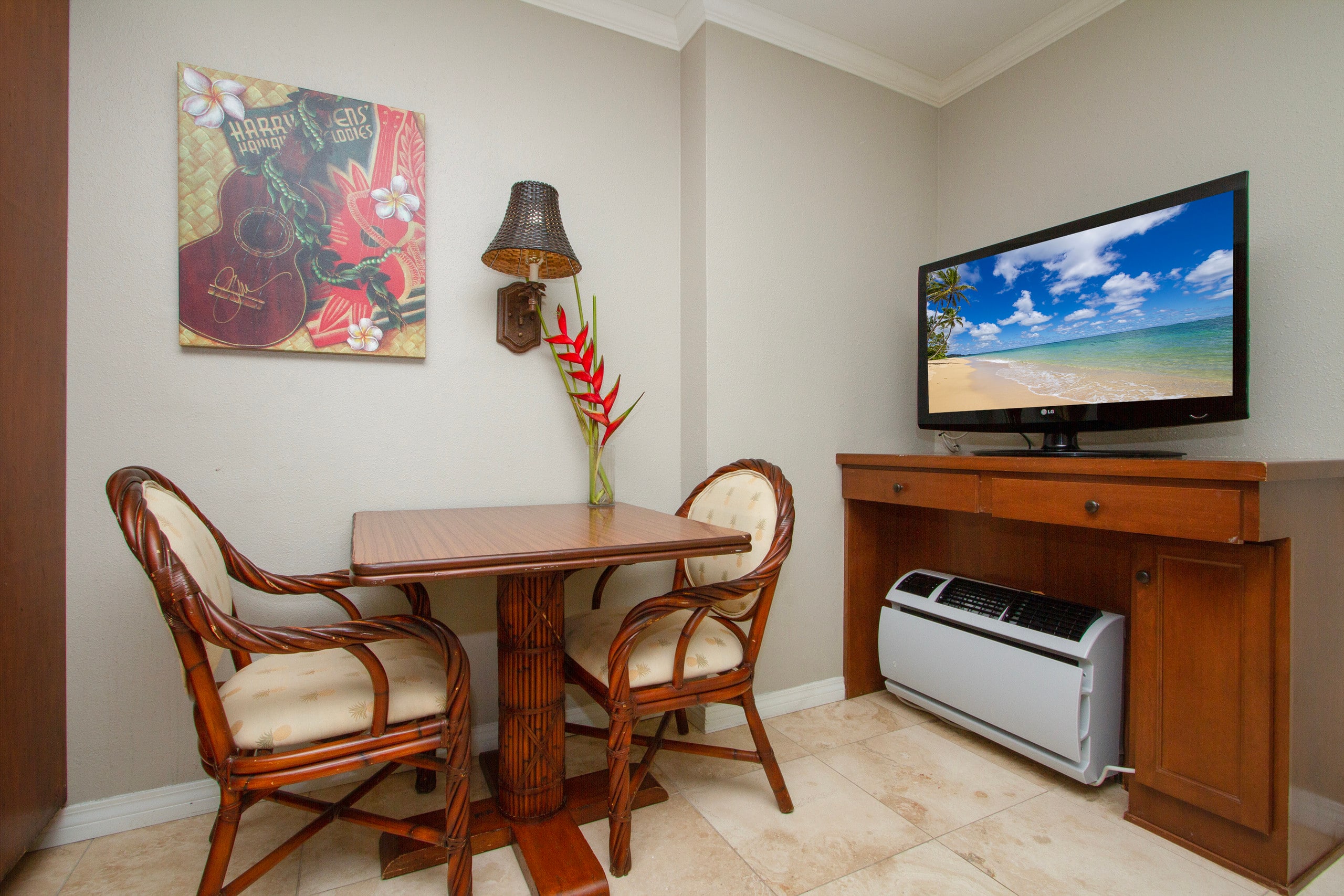 Cozy Waikiki Studio, Pool, Gym & BBQ - Image 7