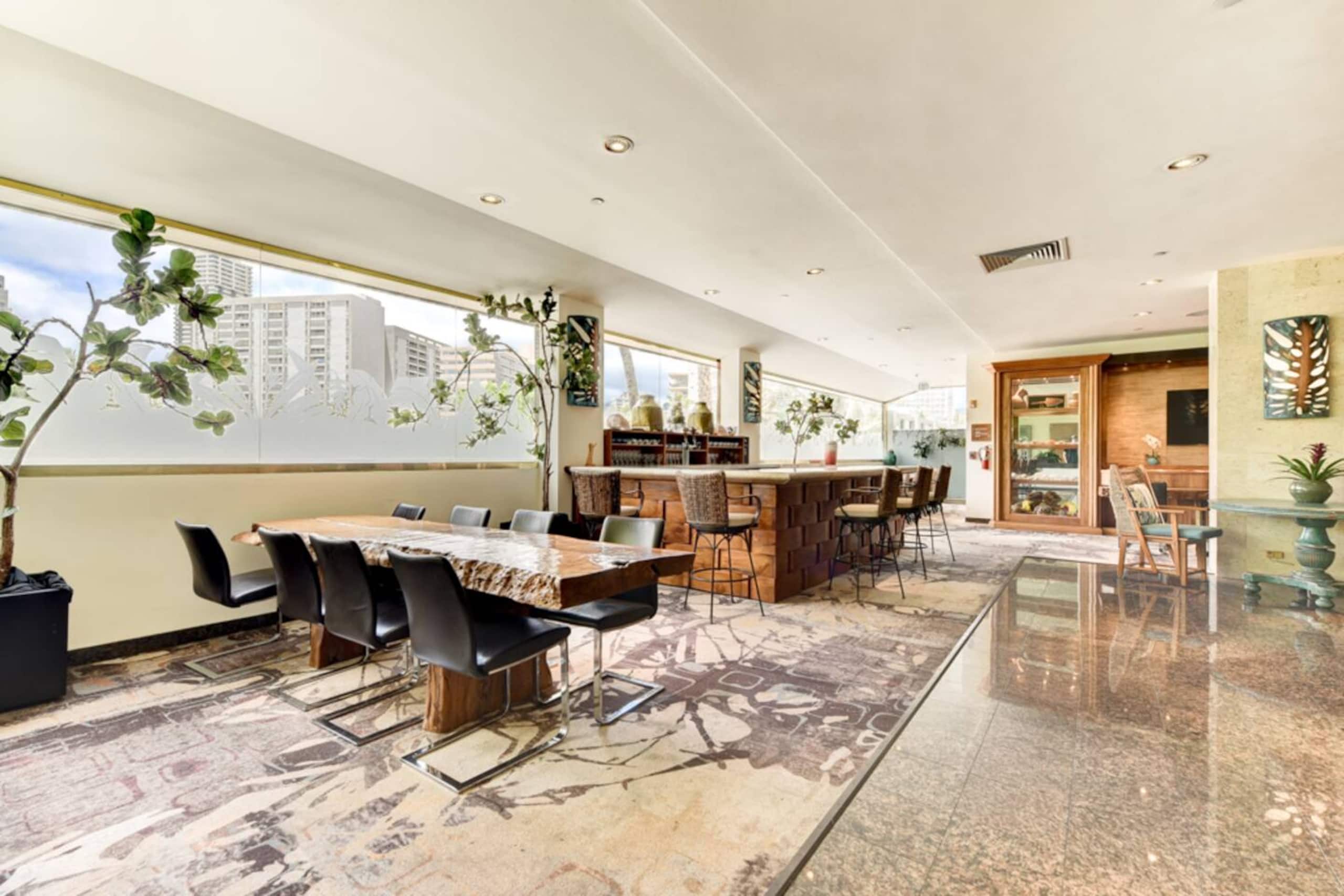 Cozy Waikiki Studio, Pool, Gym & BBQ - Image 15