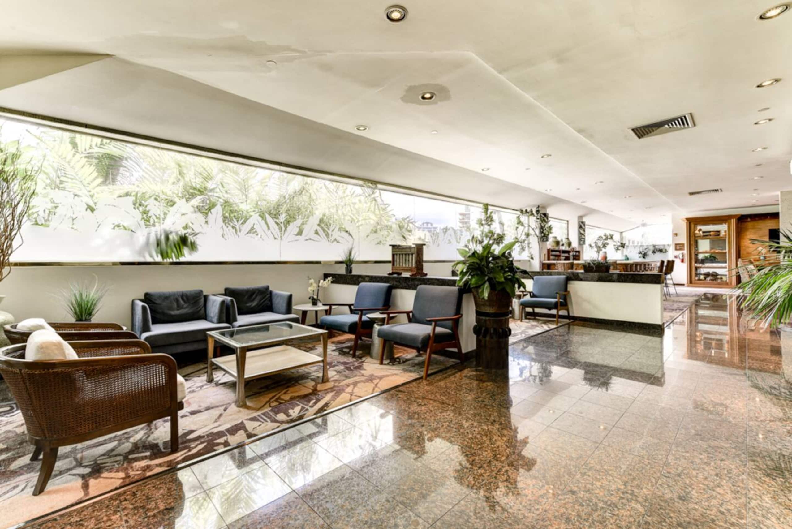 Cozy Waikiki Studio, Pool, Gym & BBQ - Image 17