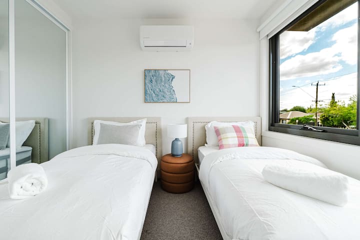 舒适的双床卧室