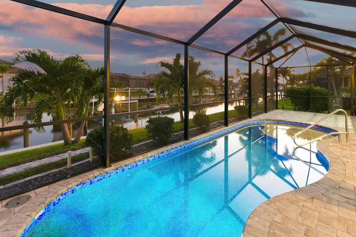 Waterfront Oasis: Pool, Lanai & Fishing Dock - Punta Gorda, FL