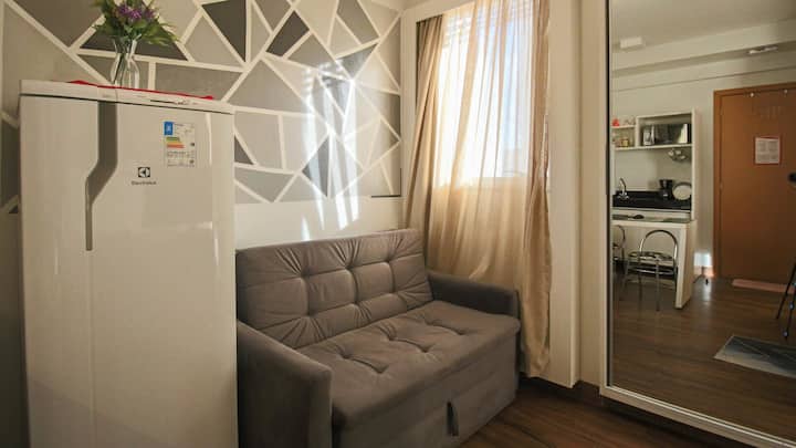 Sofá-cama aconchegante ideal para acomodar com conforto hóspedes adicionais