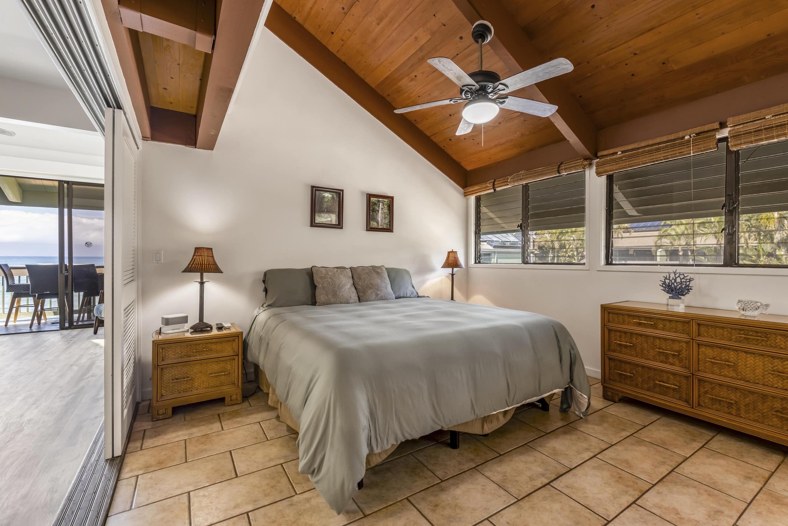 Condo in Lahaina · ★4.75 · 3 bedrooms · 7 beds · 2 baths - Image 37