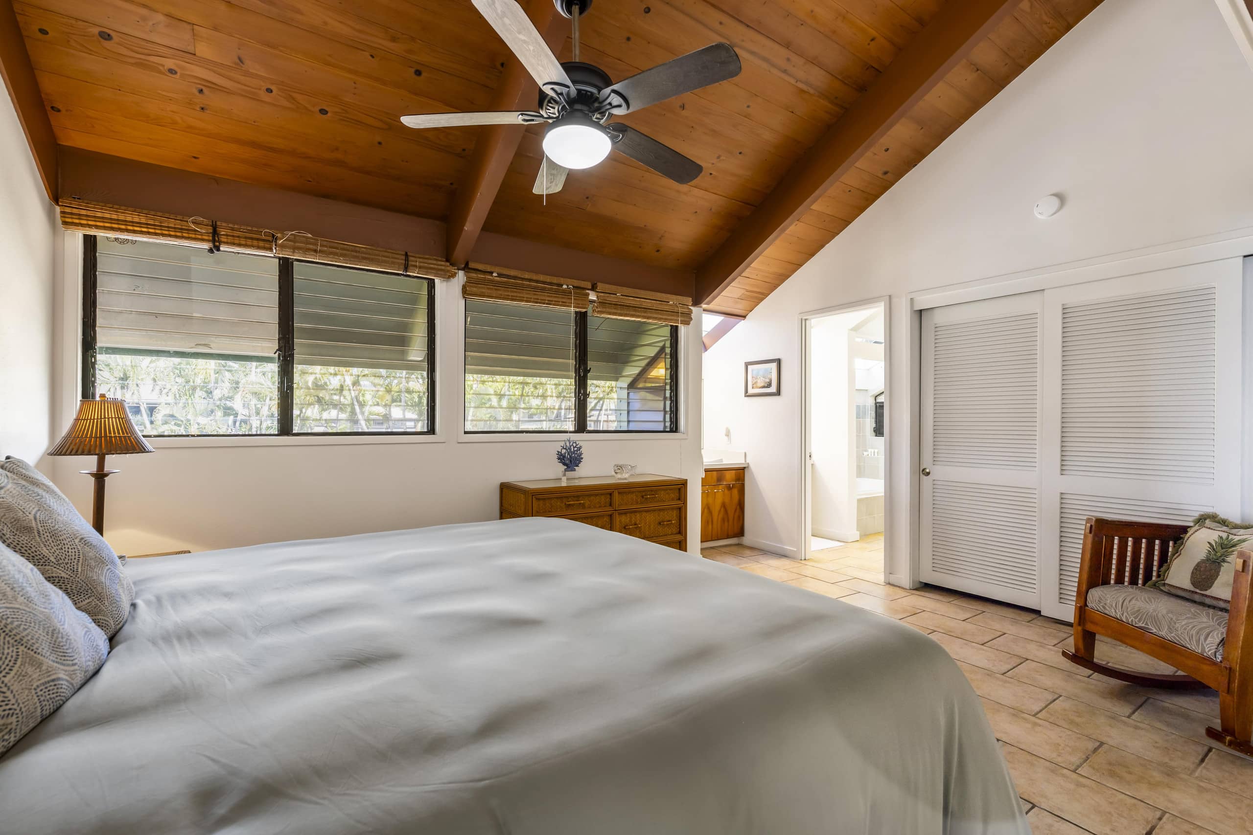 Condo in Lahaina · ★4.75 · 3 bedrooms · 7 beds · 2 baths - Image 39