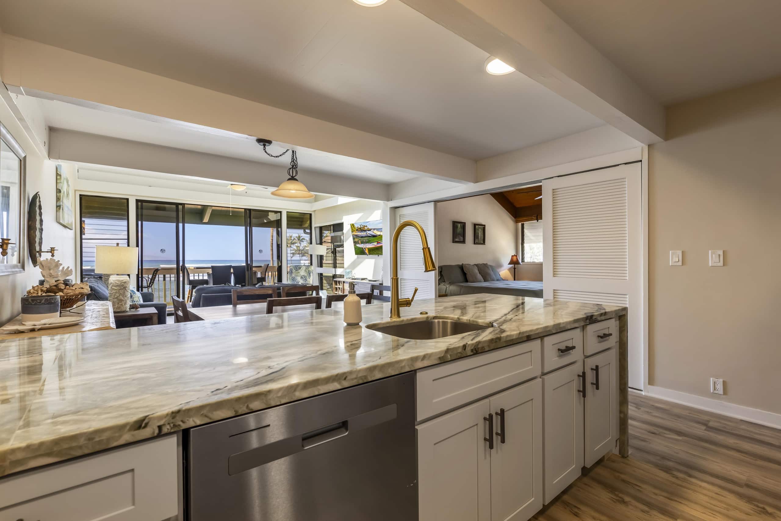 Condo in Lahaina · ★4.75 · 3 bedrooms · 7 beds · 2 baths - Image 21