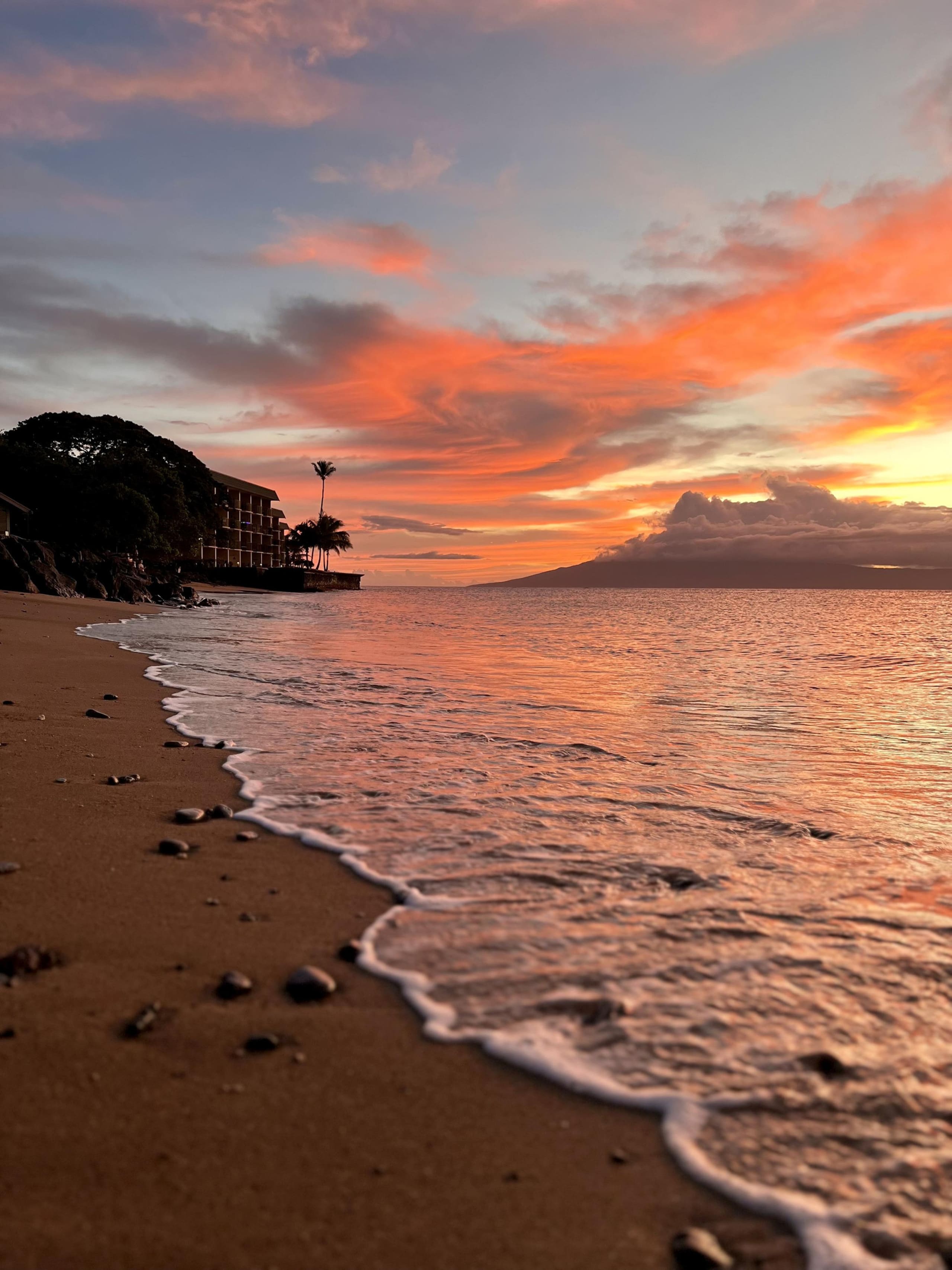 Condo in Lahaina · ★4.75 · 3 bedrooms · 7 beds · 2 baths - Image 3