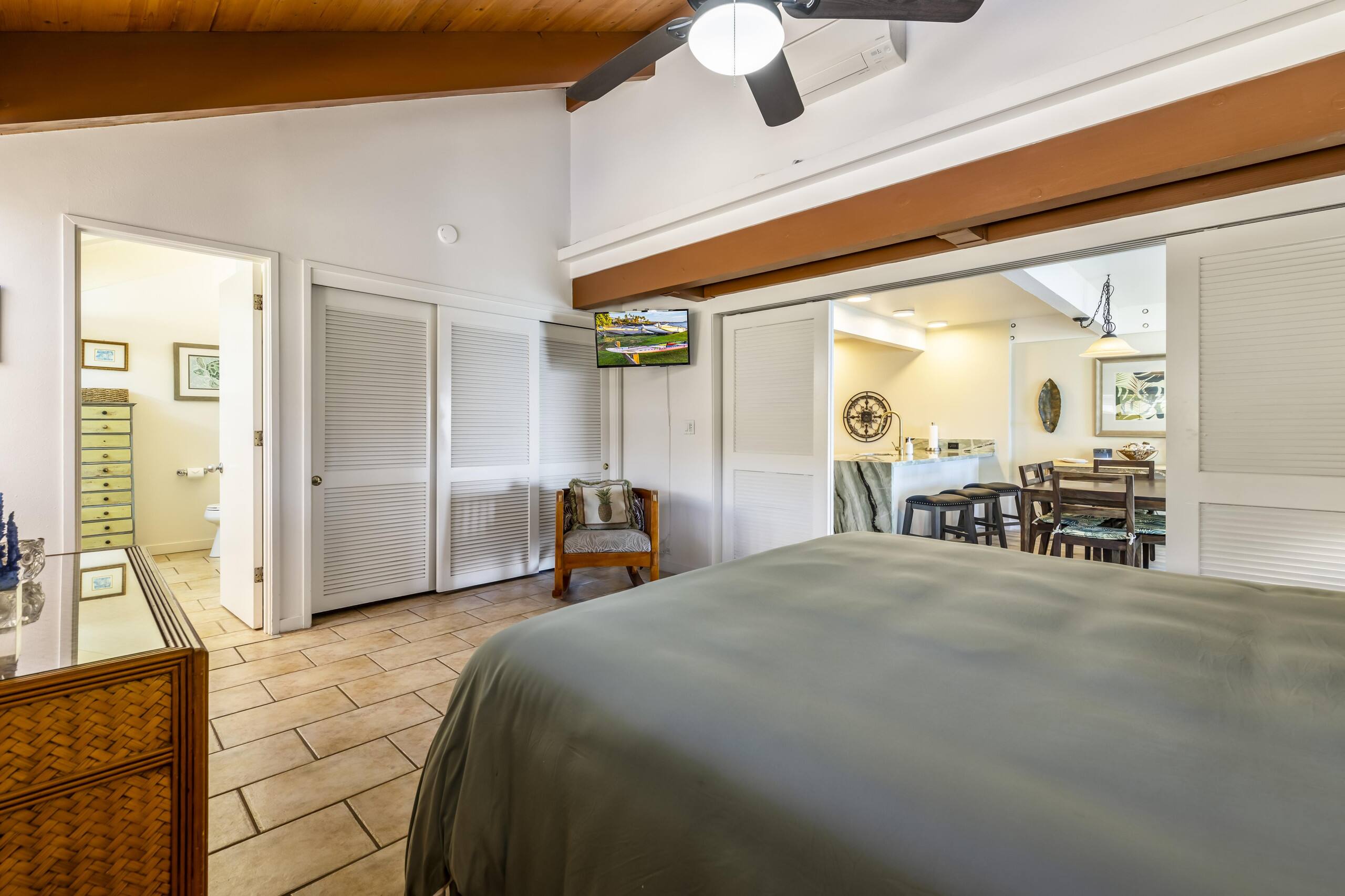 Condo in Lahaina · ★4.75 · 3 bedrooms · 7 beds · 2 baths - Image 38