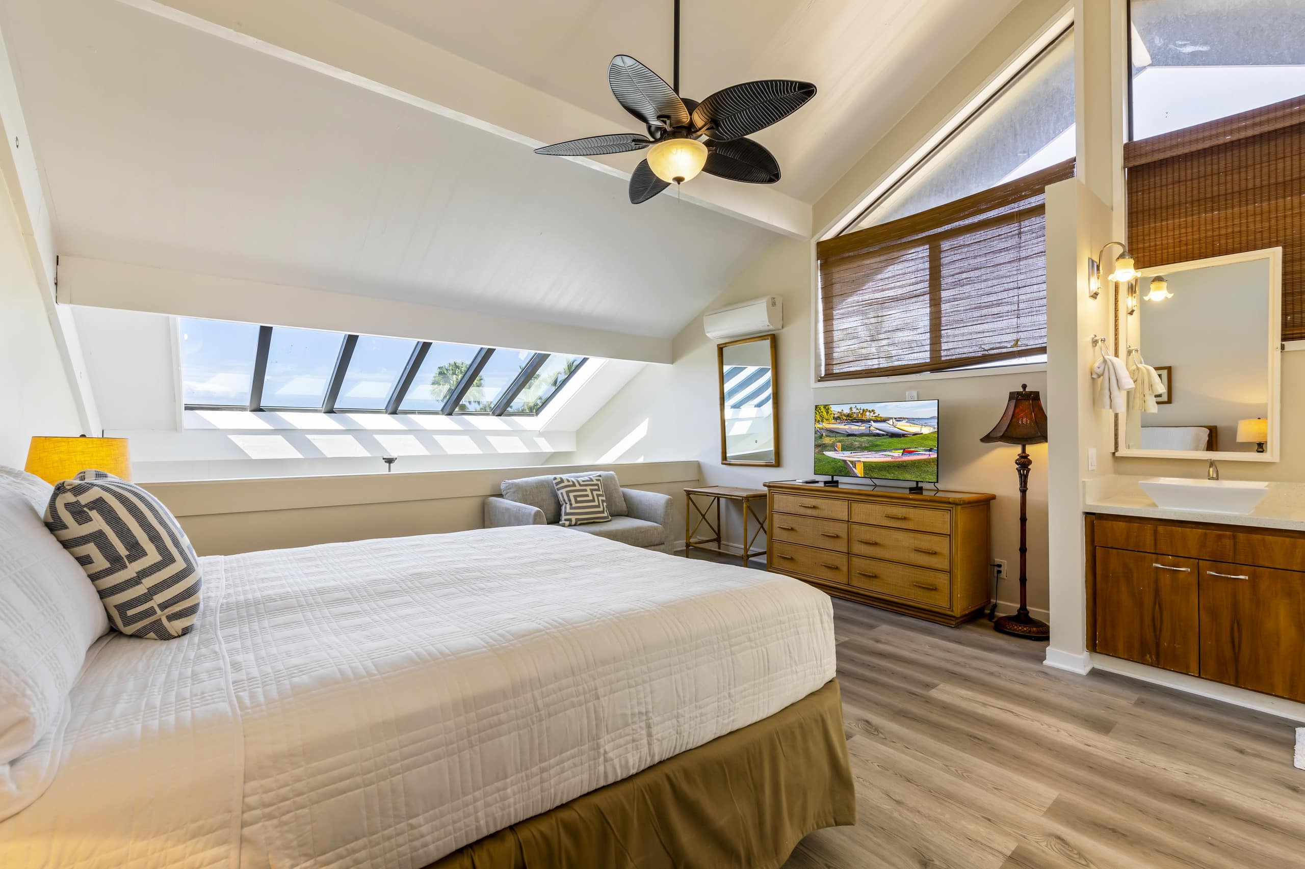Condo in Lahaina · ★4.75 · 3 bedrooms · 7 beds · 2 baths - Image 32