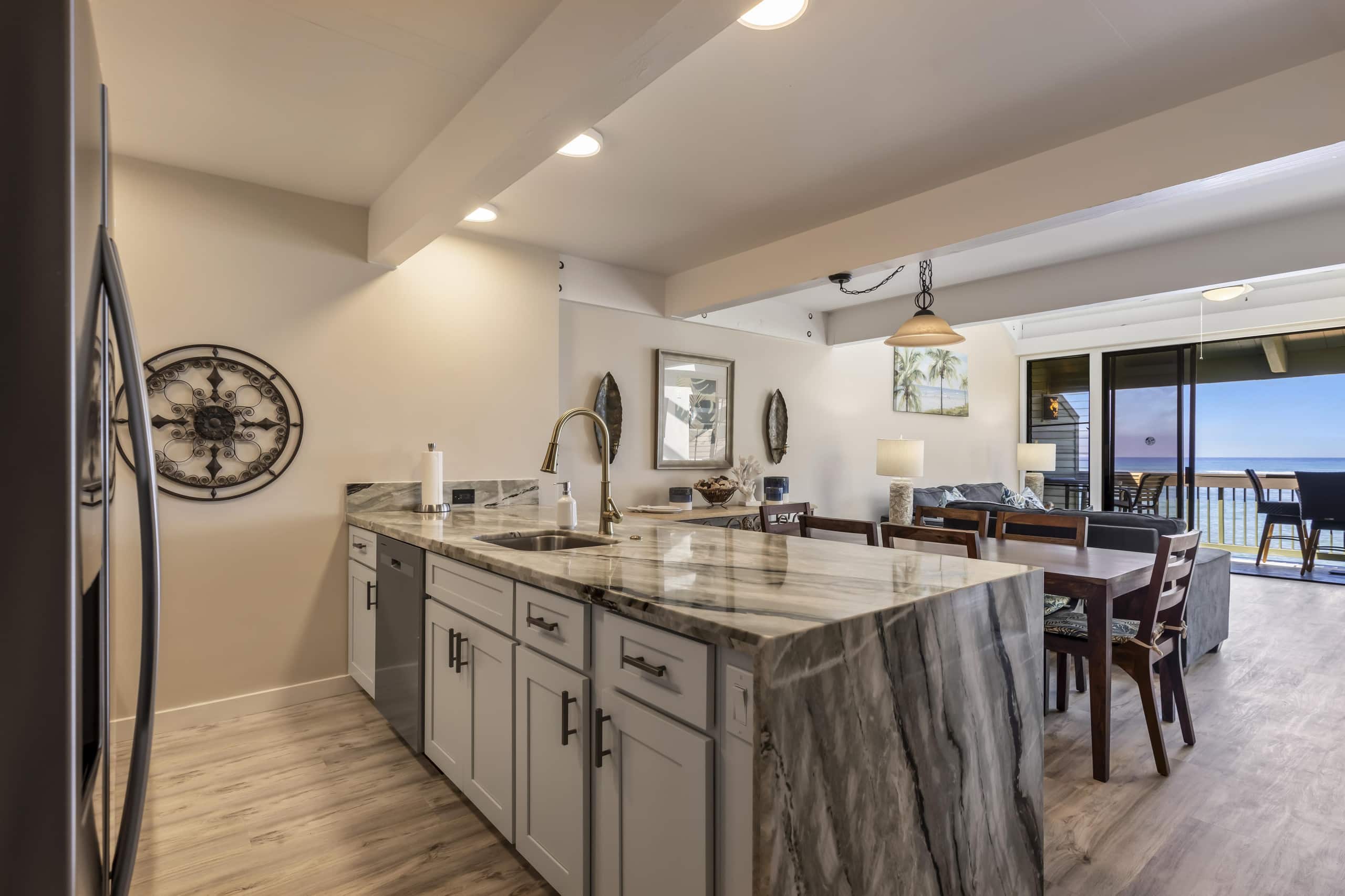 Condo in Lahaina · ★4.75 · 3 bedrooms · 7 beds · 2 baths - Image 16