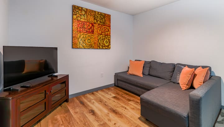 Cozy Home Minutes From Stadiums With Fenced Yard - Arlington, TX