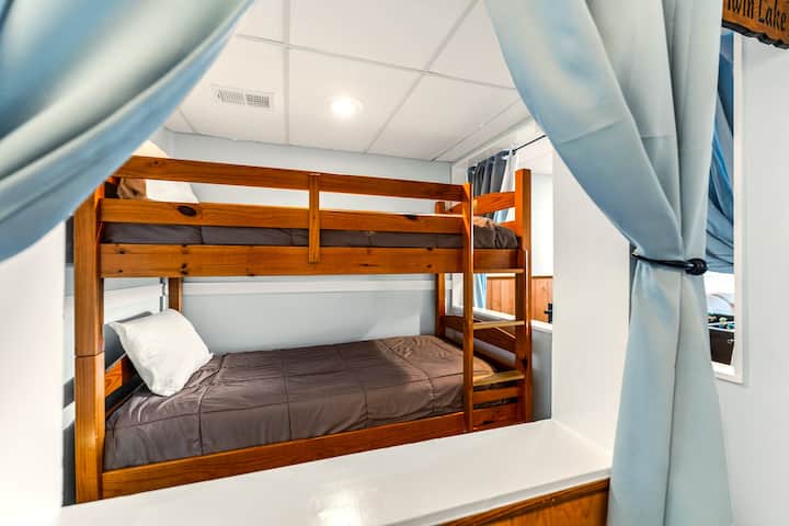 3rd Bedroom "Blue Haven"