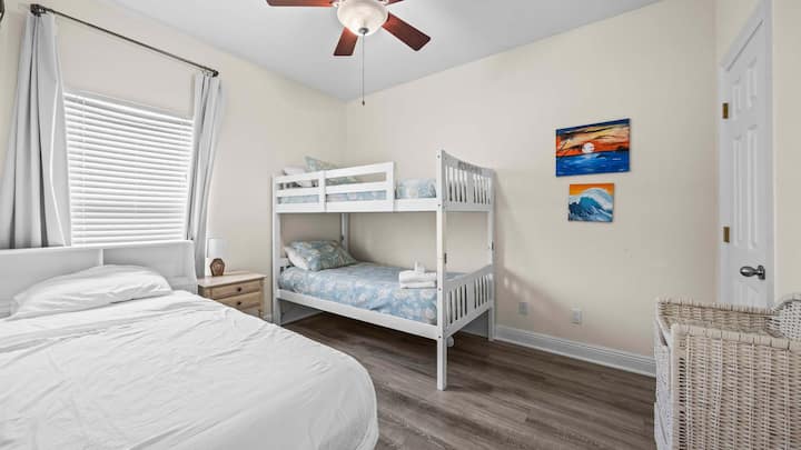 Chumba cha kulala cha 5 - Kitanda cha mapacha na kitanda cha ziada cha mapacha