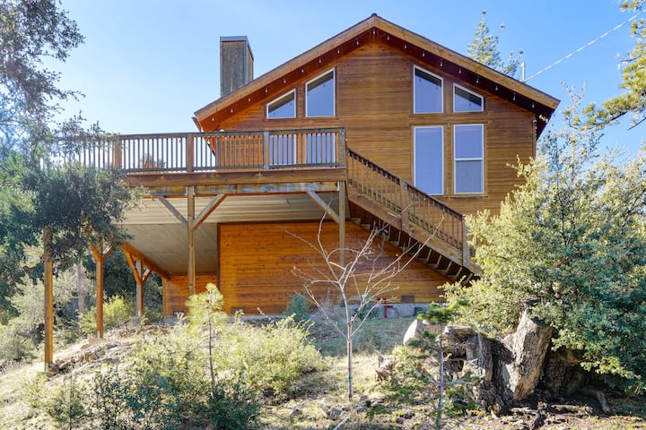 Pmc Mountainside Cabin: Hit The Trails, Play Pool! - Pine Mountain Club, California