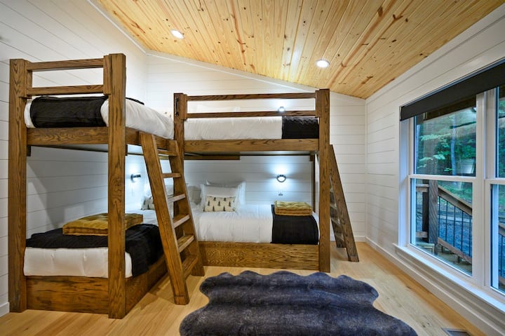 Chumba cha Vitanda - Vitanda 4 vya mapacha