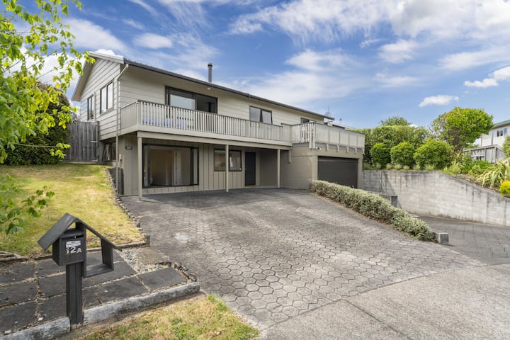 Golden Retreat - Taupō