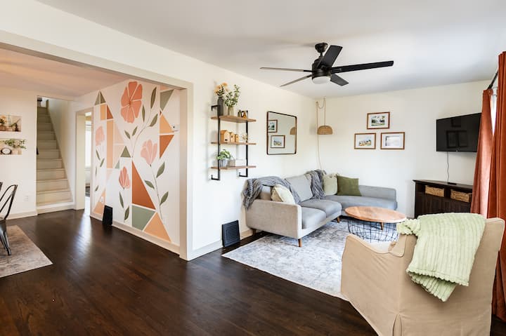 Modern West Plaza Home Walkable To Plaza 1127 - Kansas City, MO
