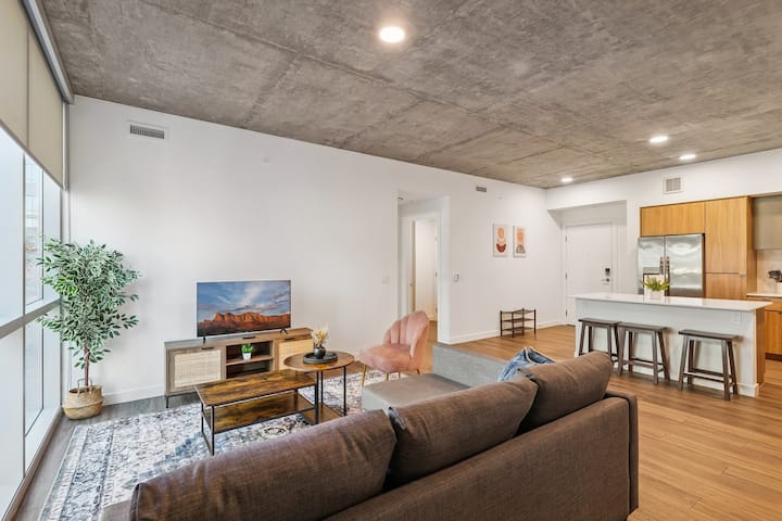 CozySuites Adeline 1BR - valet parking, pool! - Apartments for