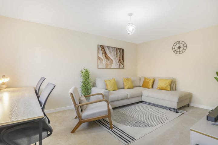 Spacious 5br House With Garden, Parking, Fast Wifi - Coventry