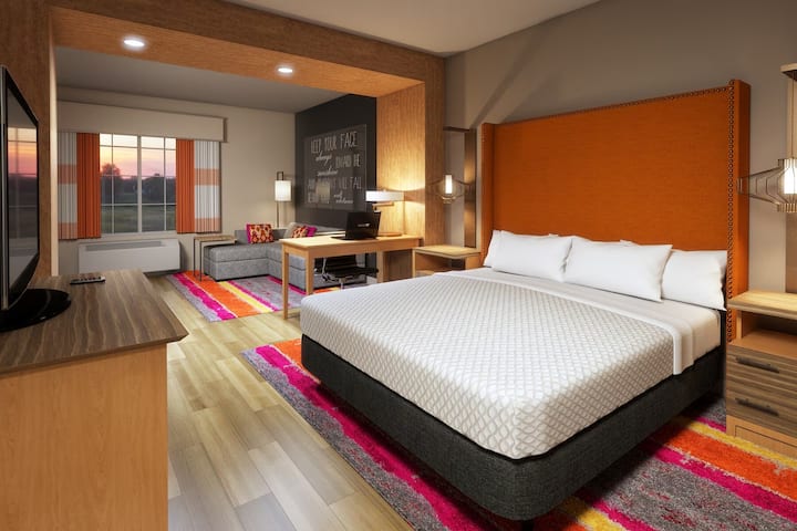 King Suite | La Quinta Pfg | Near Ut Austin - Pflugerville, TX