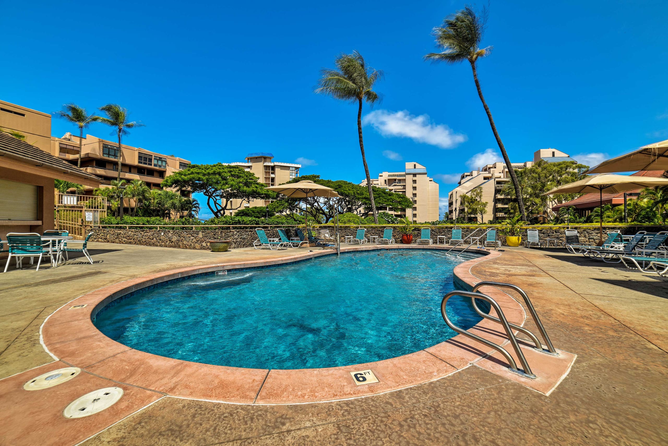 Townhouse in Lahaina · ★5.0 · 2 bedrooms · 4 beds · 2.5 private baths - Image 3