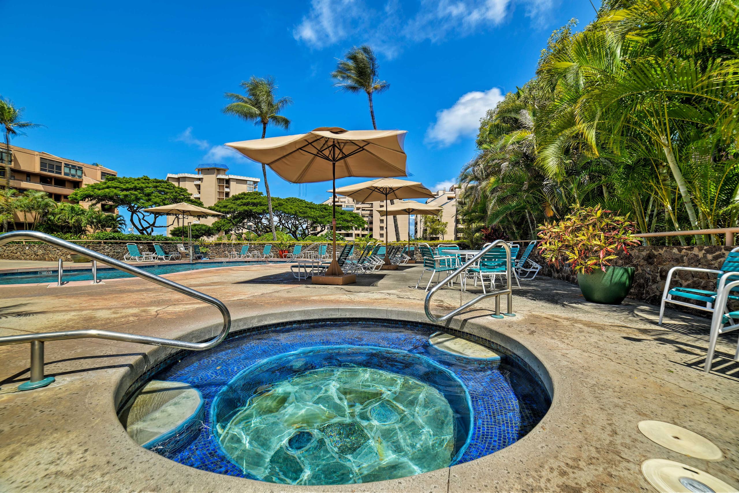 Townhouse in Lahaina · ★5.0 · 2 bedrooms · 4 beds · 2.5 private baths - Image 33