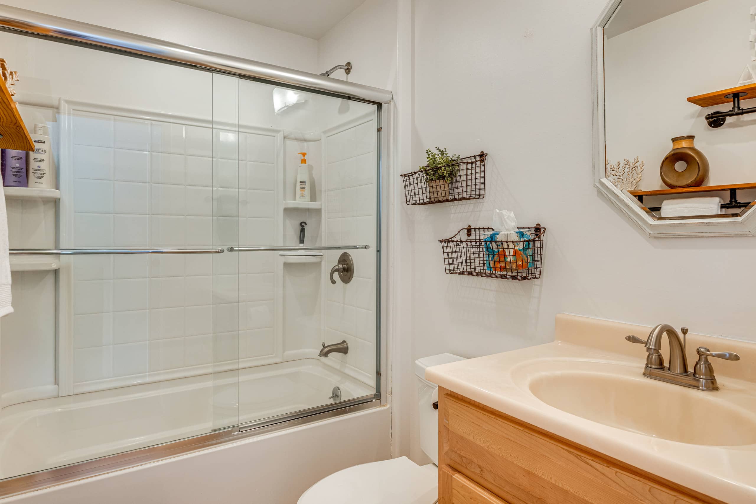 Townhouse in Lahaina · ★5.0 · 2 bedrooms · 4 beds · 2.5 private baths - Image 27