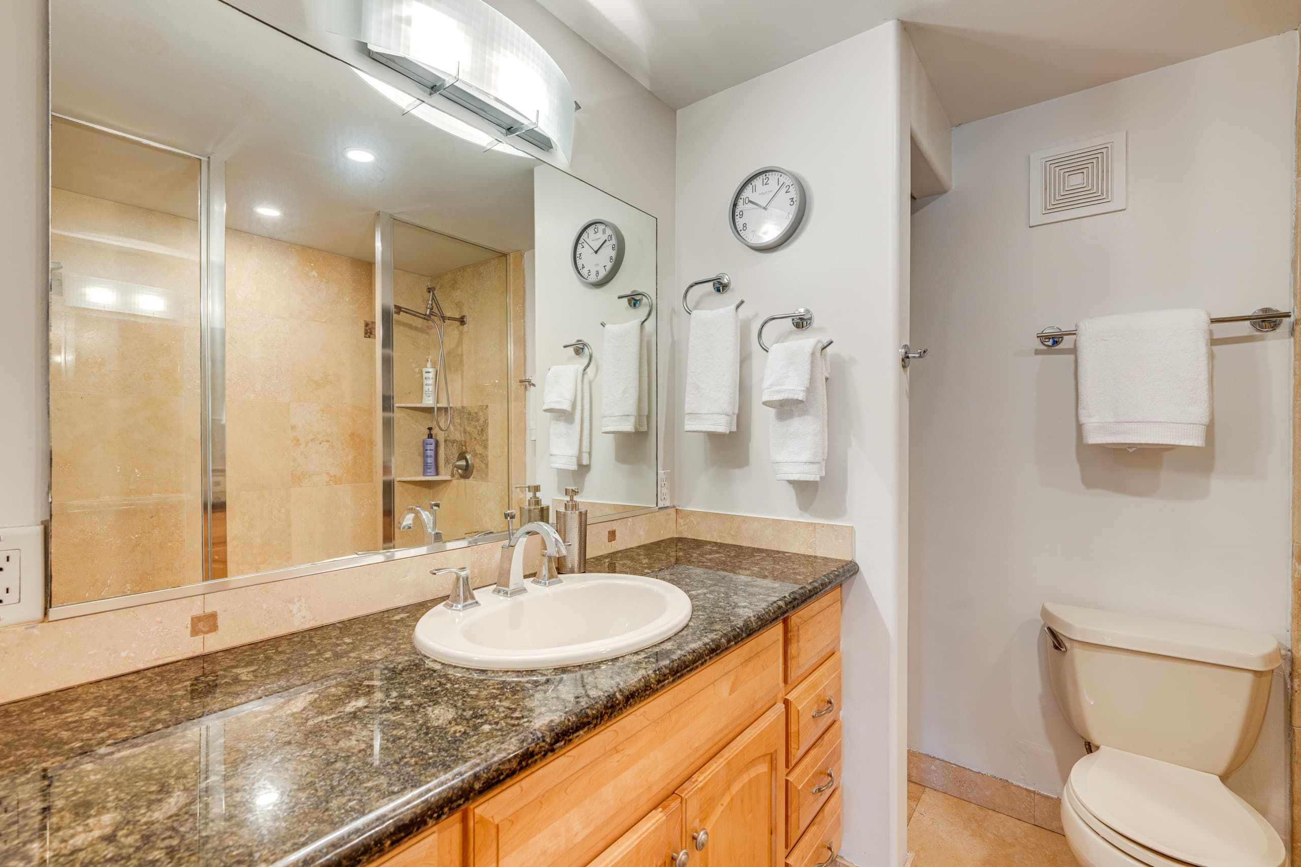 Townhouse in Lahaina · ★5.0 · 2 bedrooms · 4 beds · 2.5 private baths - Image 22