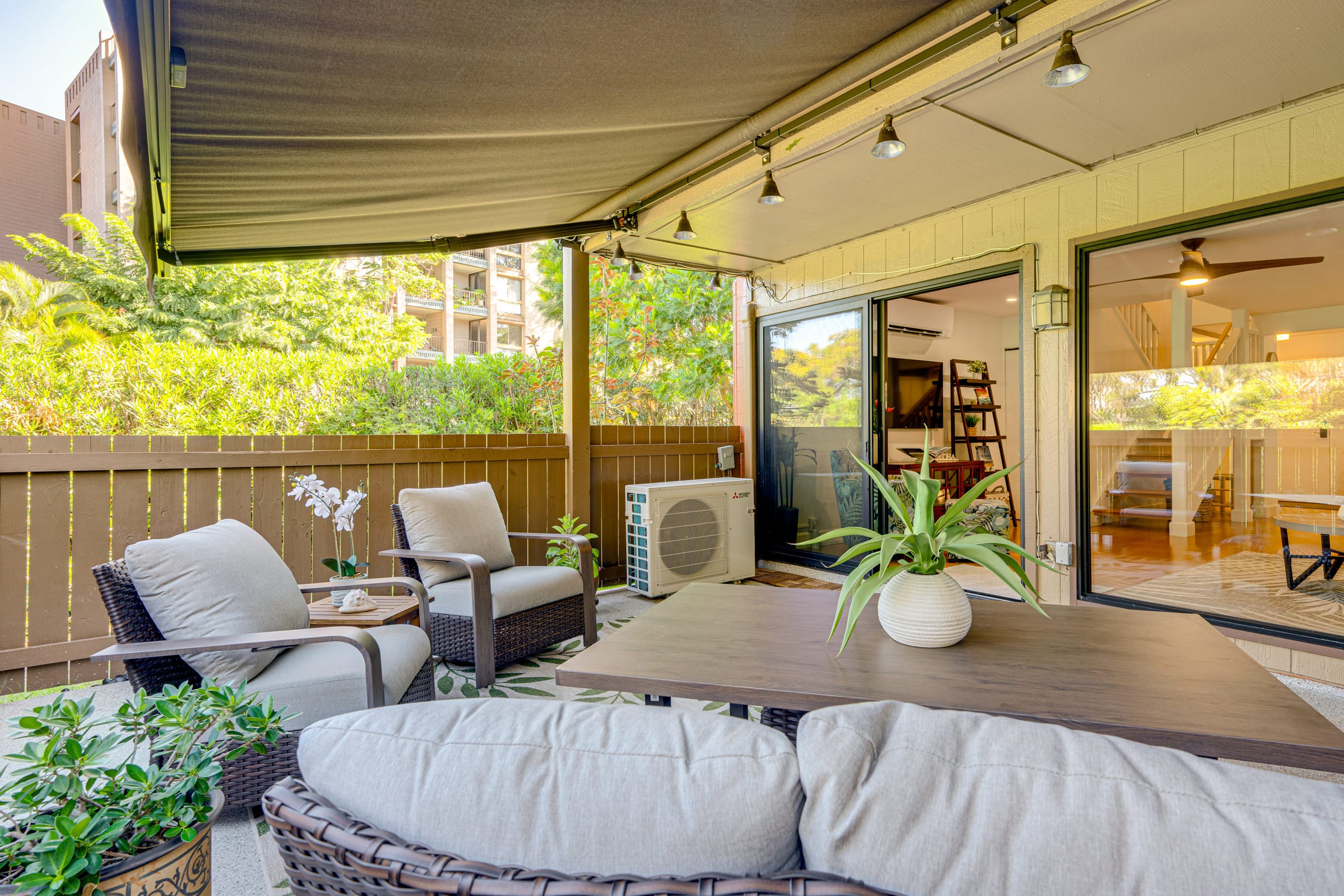 Townhouse in Lahaina · ★5.0 · 2 bedrooms · 4 beds · 2.5 private baths - Image 16