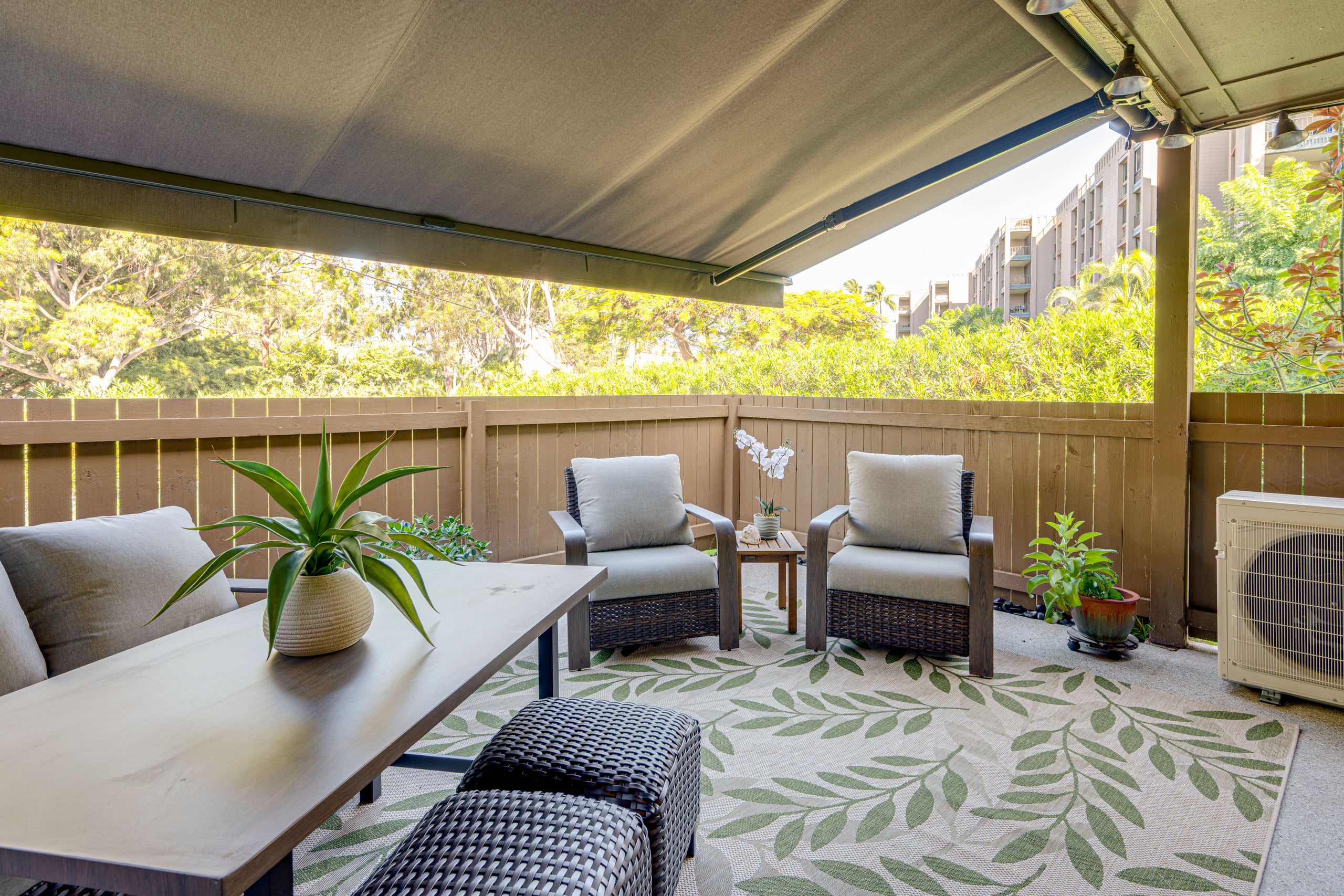 Townhouse in Lahaina · ★5.0 · 2 bedrooms · 4 beds · 2.5 private baths - Image 15