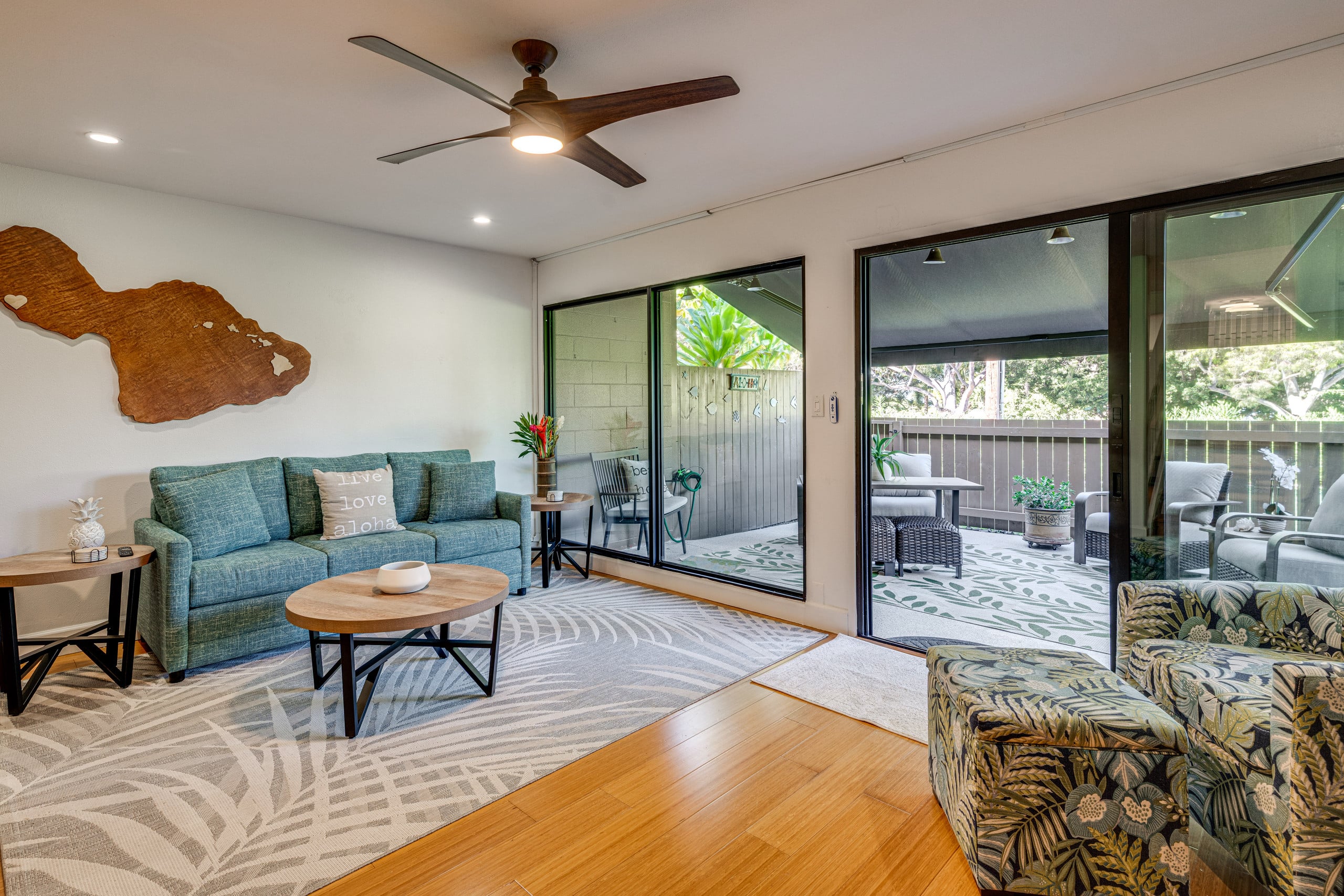 Townhouse in Lahaina · ★5.0 · 2 bedrooms · 4 beds · 2.5 private baths - Image 11