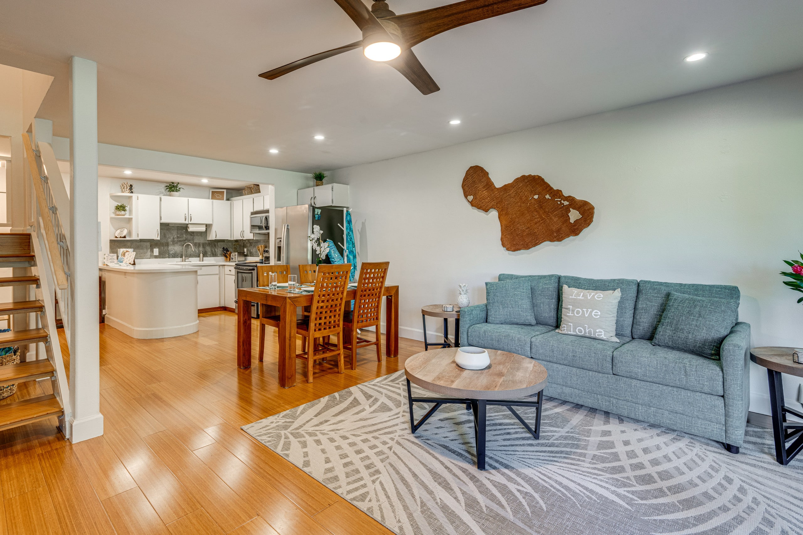 Townhouse in Lahaina · ★5.0 · 2 bedrooms · 4 beds · 2.5 private baths - Image 12