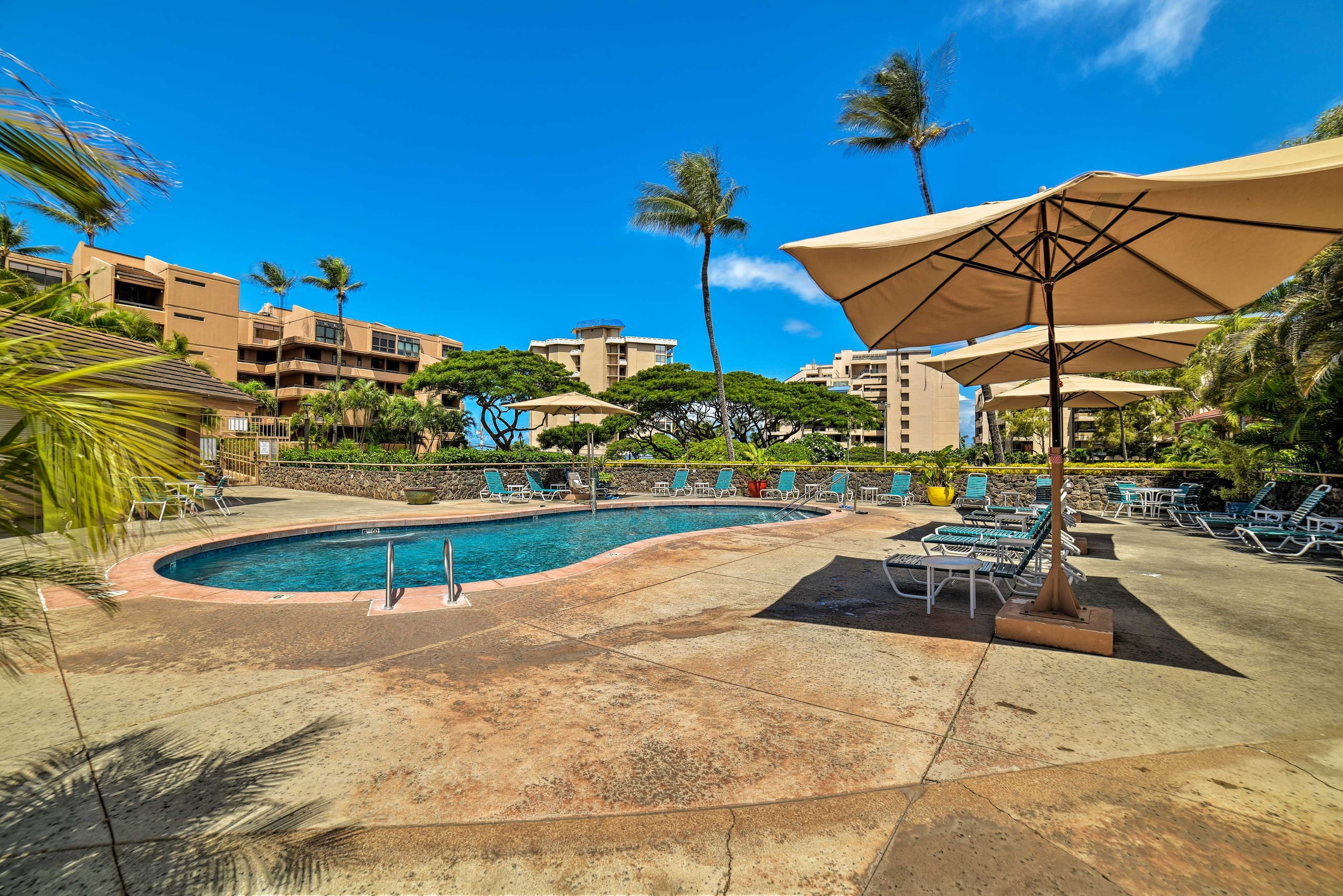 Townhouse in Lahaina · ★5.0 · 2 bedrooms · 4 beds · 2.5 private baths - Image 35