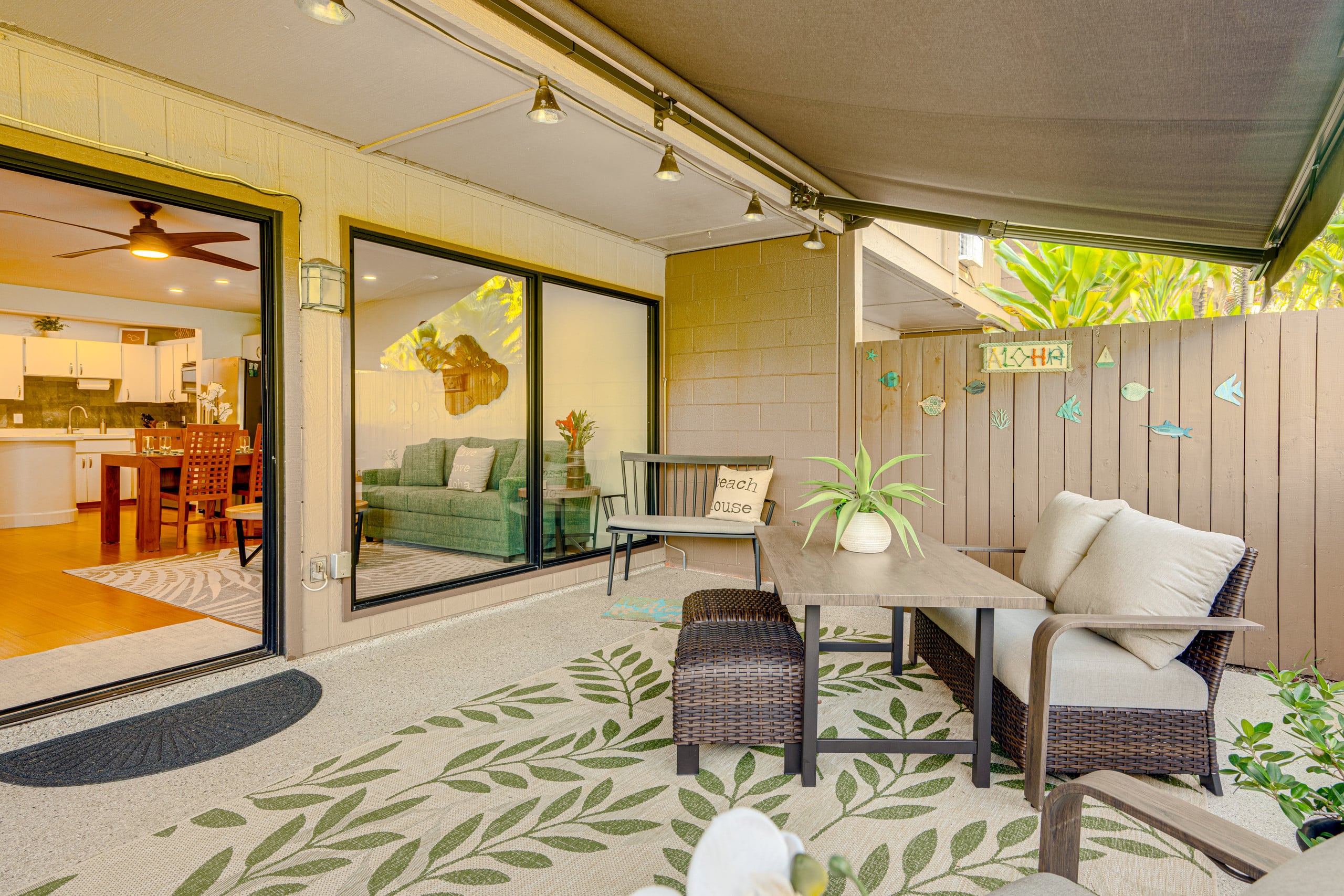 Townhouse in Lahaina · ★5.0 · 2 bedrooms · 4 beds · 2.5 private baths - Image 2