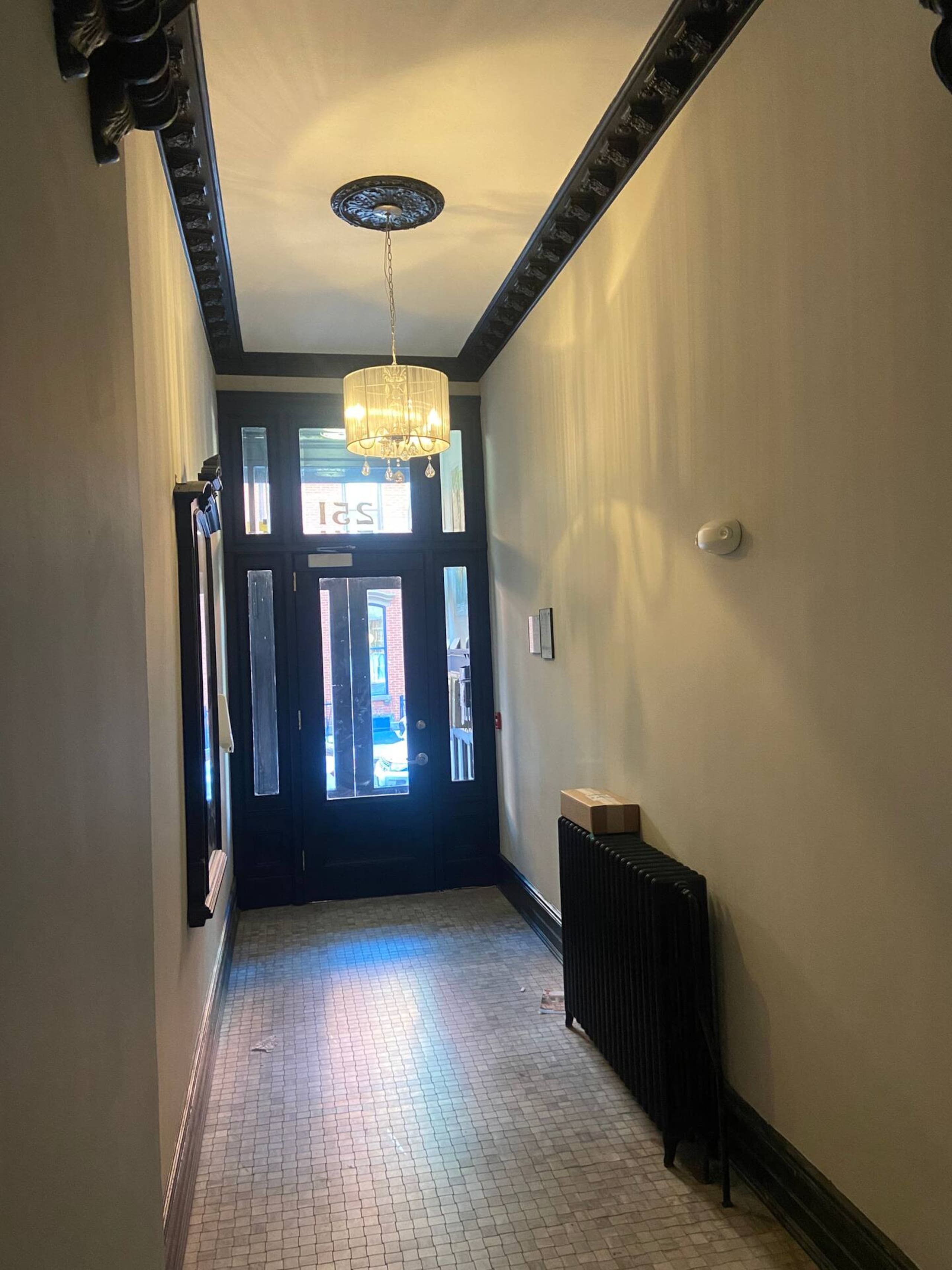005- Updated Spacious Apartment with Vintage Charm - Photo 19
