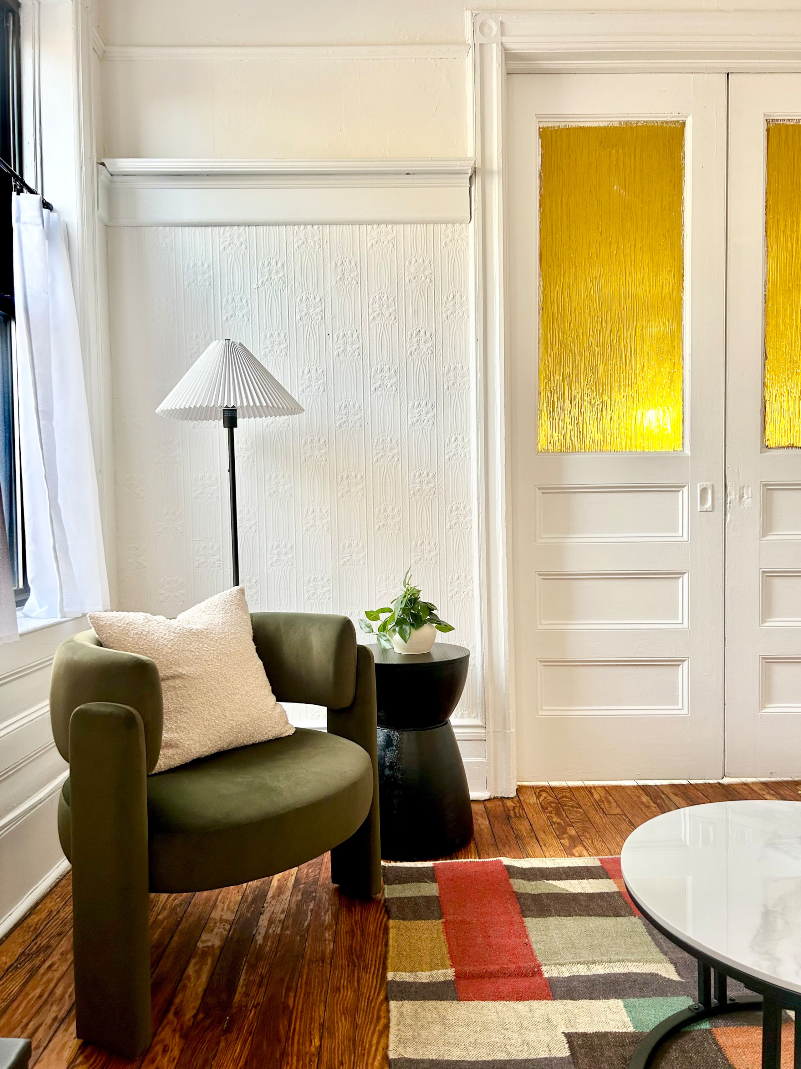 005- Updated Spacious Apartment with Vintage Charm - Photo 6