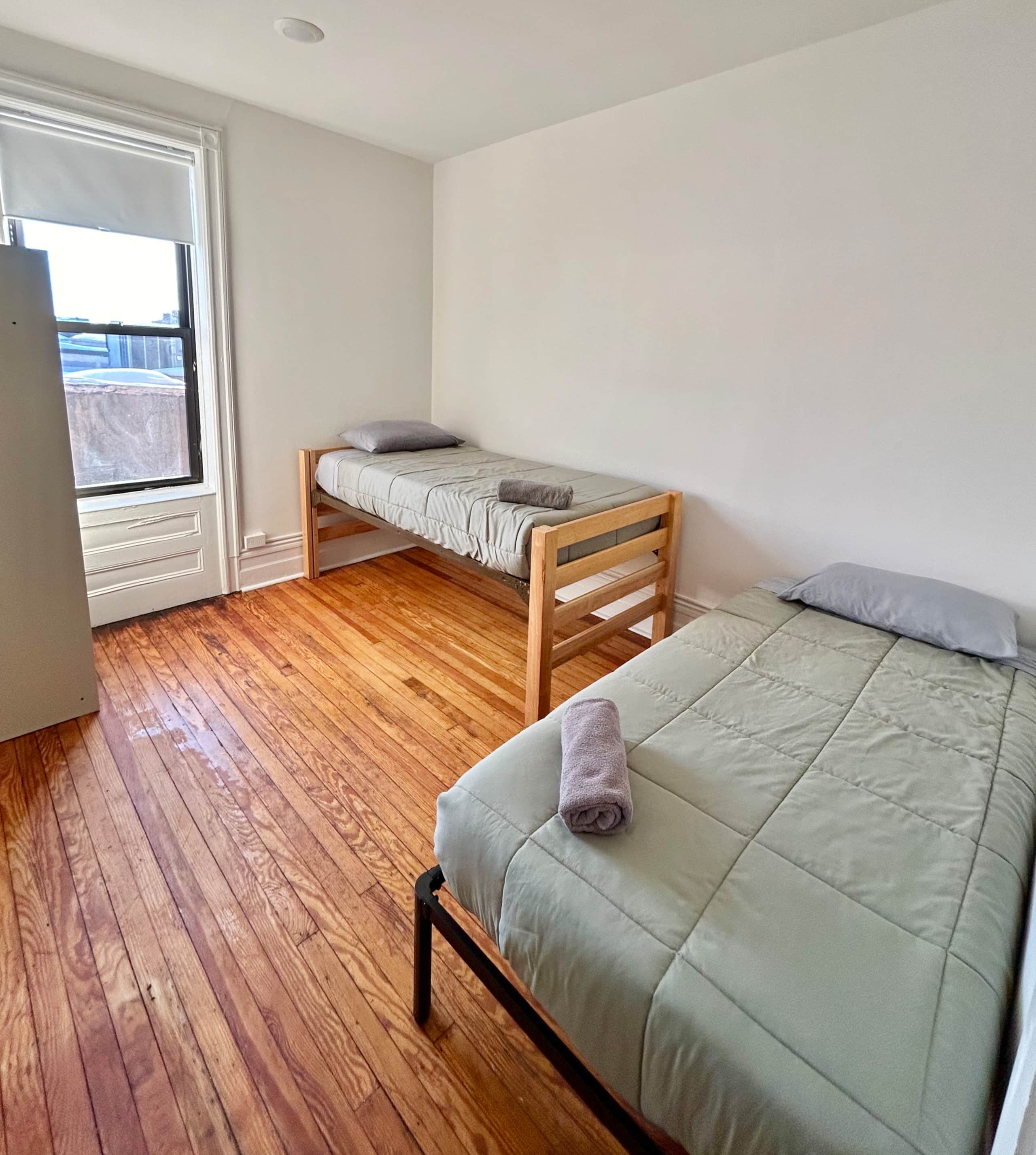 005- Updated Spacious Apartment with Vintage Charm - Photo 15