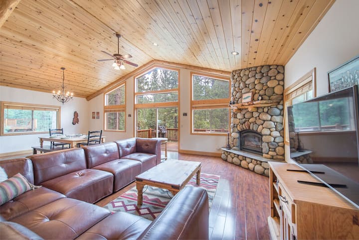 Tahoe Donner Classic Close To Rec Center - Truckee, CA