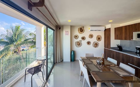 Successful Airbnb property: Luxury 2 bedroom apartment beach view on 5th ave in Centro