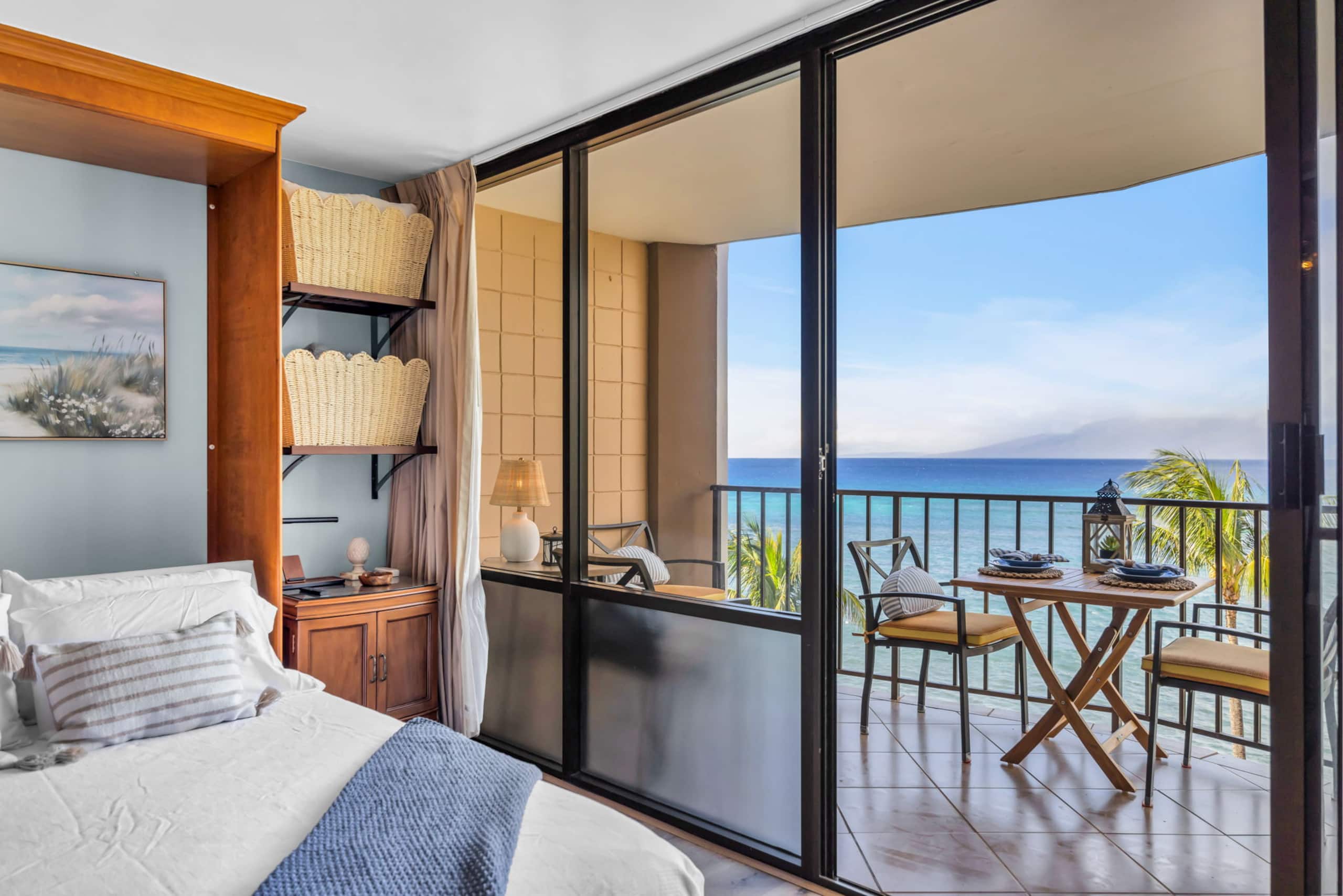 Condo in Lahaina · ★4.8 · Studio · 1 bed · 1 private bath - Image 2