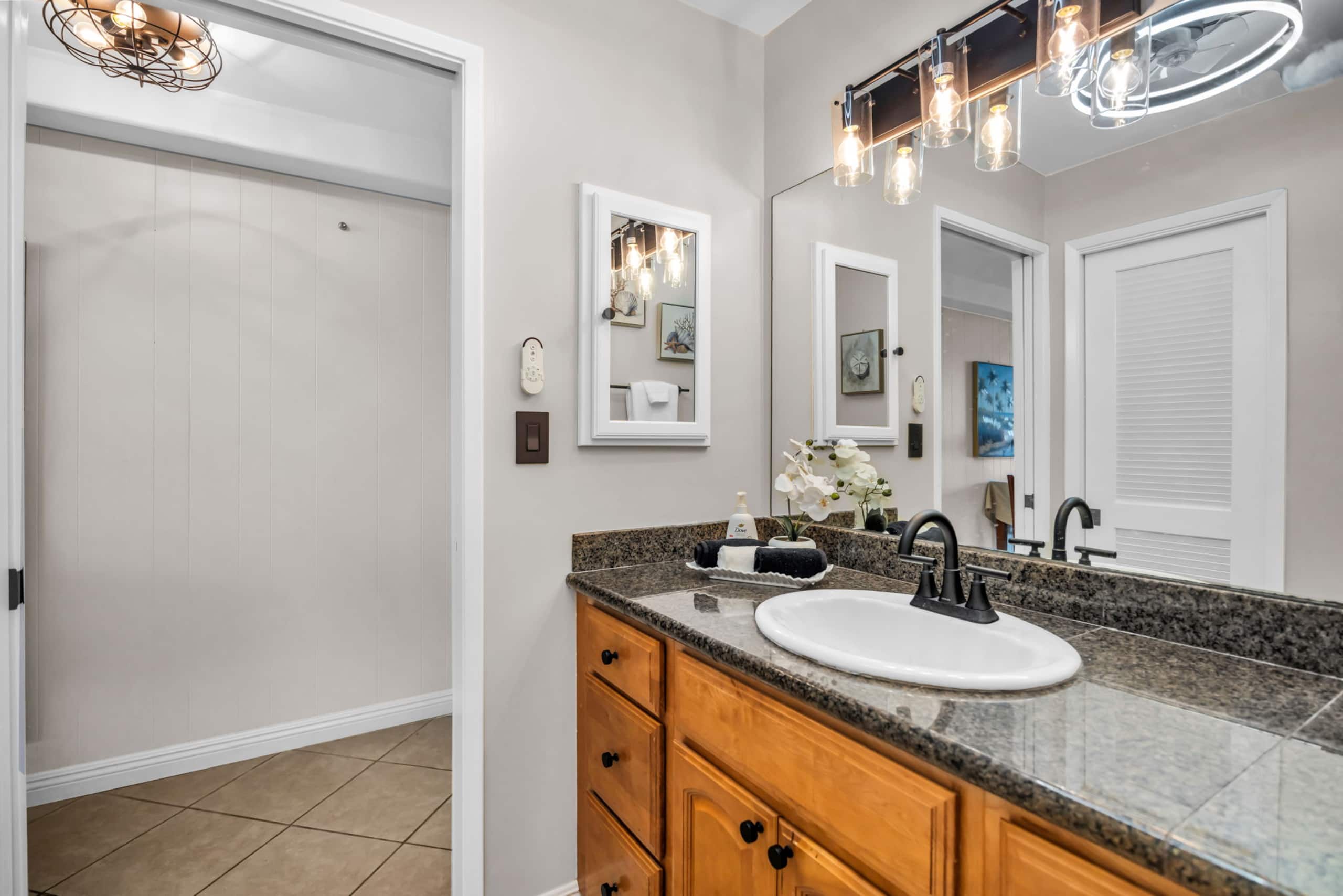 Condo in Lahaina · ★4.8 · Studio · 1 bed · 1 private bath - Image 11