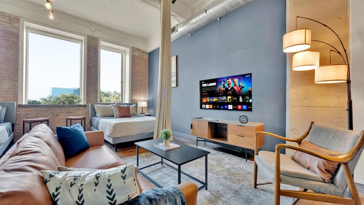 Downtown I Sleeps 6 I Walk To Convention Center - Dallas, TX