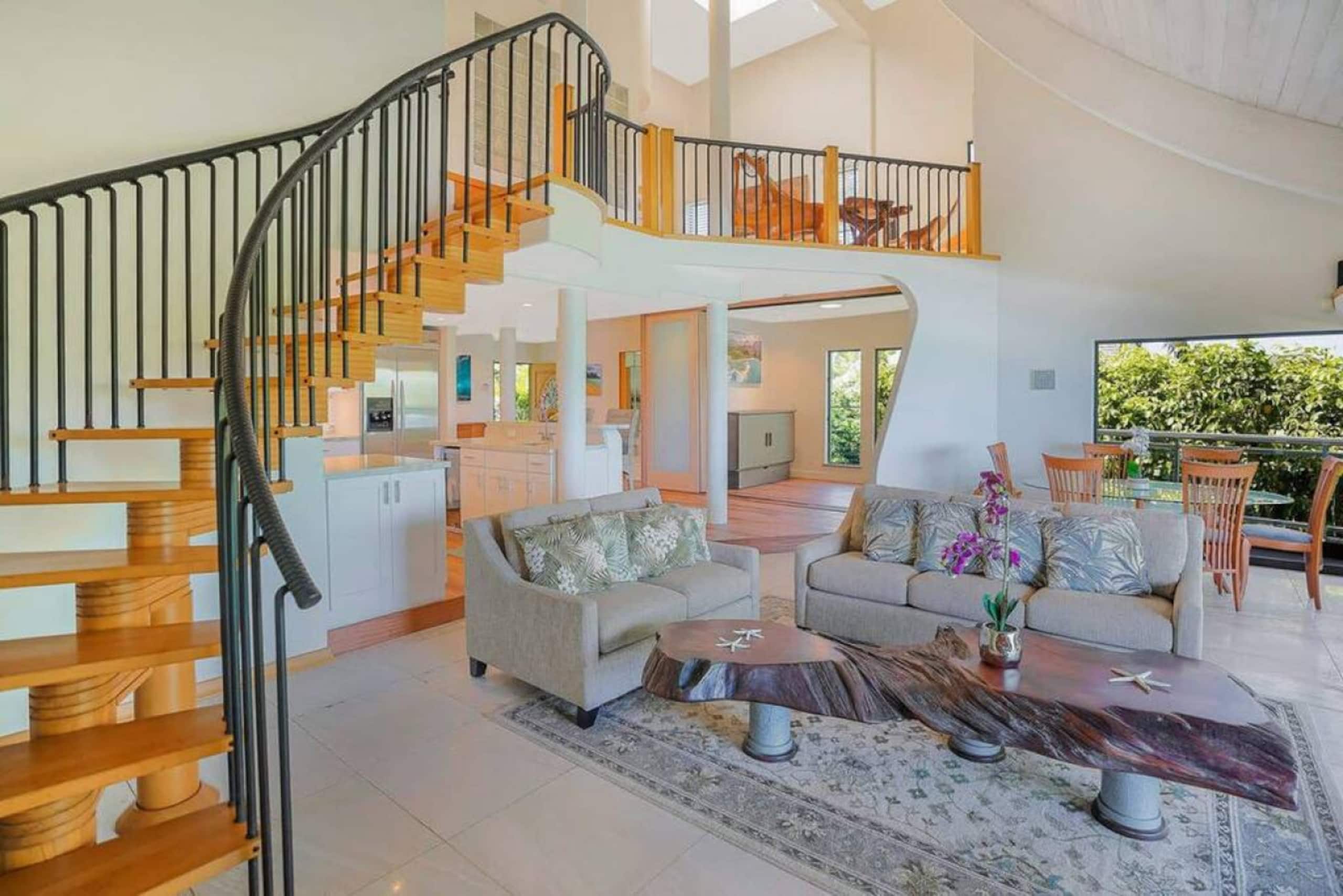 Luxury 2-Story Oceanfront Condo w/ Views & Pool - Photo 3