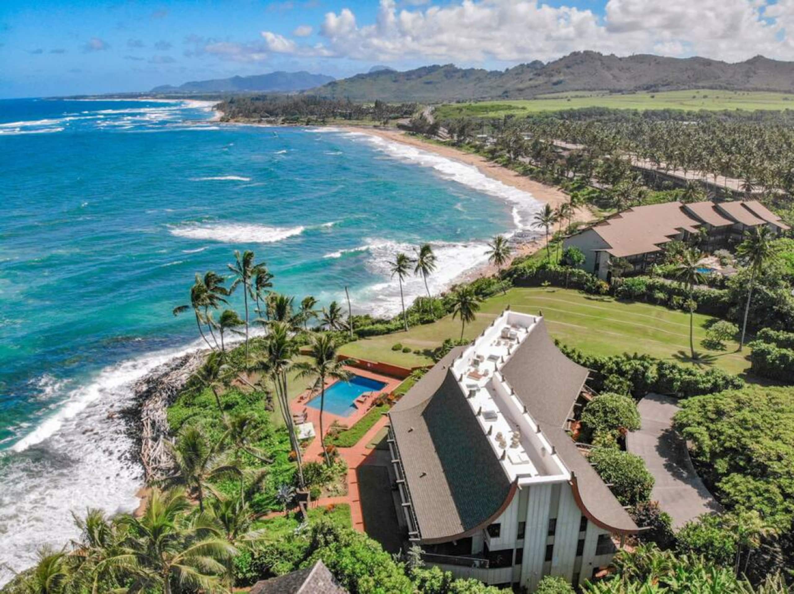 Luxury 2-Story Oceanfront Condo w/ Views & Pool - Photo 53